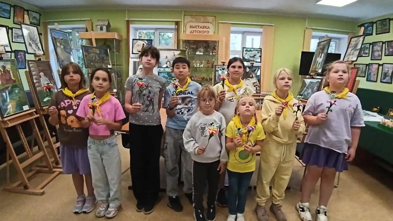Творческий и энергичный день в Щербинке: утренняя зарядка, сказочные лошадки и пышные цветы своими руками