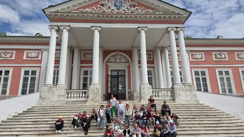 Путешествие в историю: третий день программы «Ура! Каникулы!» в Кусково